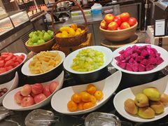 -广州万富希尔顿酒店·感趣自助餐厅·金秋蟹宴生蚝海鲜刺身