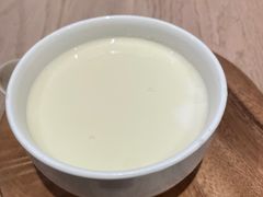 双皮奶炖杏仁茶-杏甜品(尖沙咀加拿分道店)