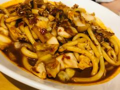 野蘑菇酸菜牛肉炒米粉-疆Jiang·新疆秘制料理