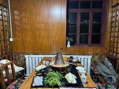 -果松木炭酸菜铜火锅·外婆参鸡汤