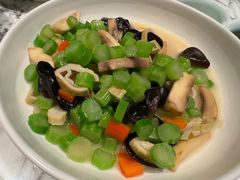 菜心炒口蘑-湖滨28中餐厅·西湖宴·杭州君悦酒店