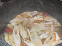 -芸山季·云南山珍菌火锅(人民广场来福士店)