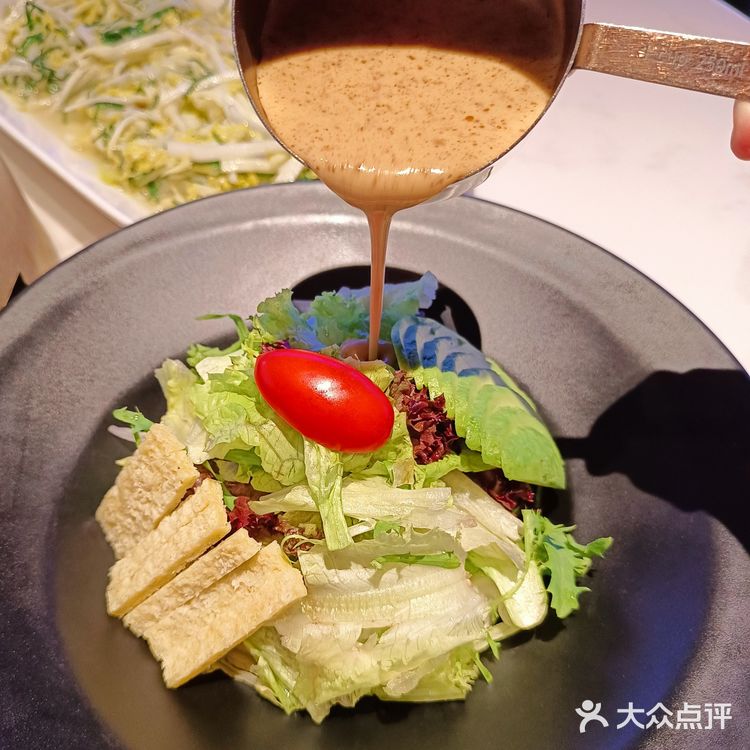 本碳水胃表示一份手工拉面不够吃！大盘鸡鸡肉可以少一点[抱拳]