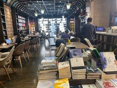 -钟书阁(松江泰晤士小镇店)