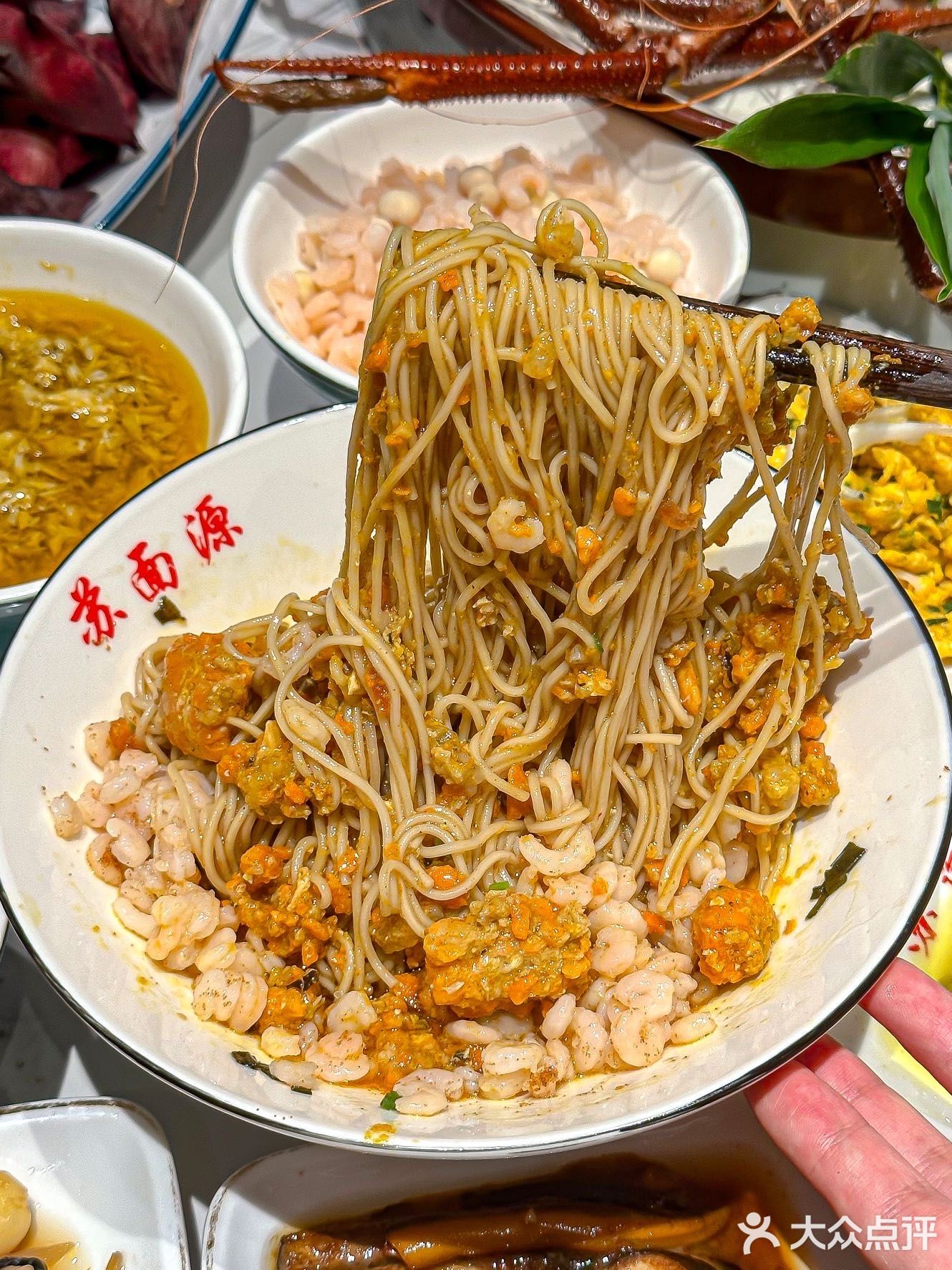 在苏州东山，这一口蟹黄谁能扛得住…..