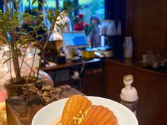 玛德琳-Metal hands·铁手咖啡