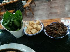 -三里屯土灶炖公鸡地锅鸡(江东店)