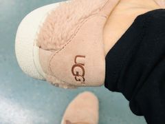 -UGG(燕莎奥特莱斯购物中心店)
