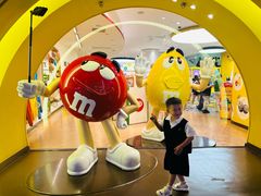 -m豆巧克力世界(上海世茂广场店)