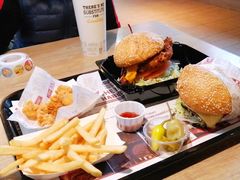 -The Habit Burger Grill 哈比特汉堡(复兴soho店)