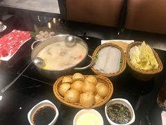 猪骨鸡脚煲-官也街澳门火锅(新源里店)