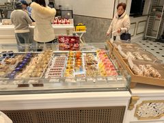 -85度C(生甜甜圈研究工坊·上海平凉店)