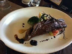 烤厚牛肋骨配陈年黑醋汁-南沙游艇会·大兵船餐厅