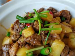 小土豆焖牛腩-我家小院川菜馆(杨家湾地铁站店)