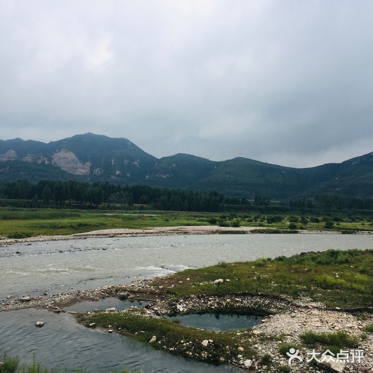 井陉洛阳村这里有个冶河河滩,景色宜人