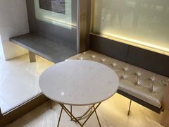 -顶东面包花园·生日蛋糕(世博店)