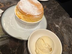 现制法式舒芙蕾配香草冰淇淋-LESCEDARS Brasserie Bistro香柏树