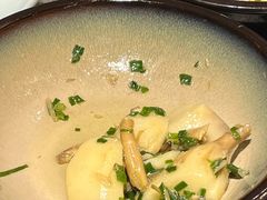 葱油荠菜拌茨菰-南京大牌档(香港广场店)
