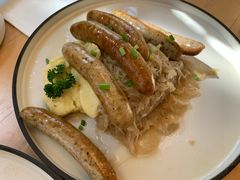 纽伦堡香肠配酸菜和土豆泥-普拉那啤酒坊Paulaner(凯宾斯基饭店)