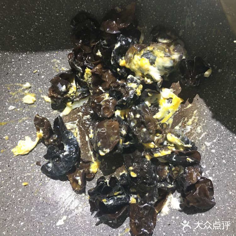 鬼怪👹#开胃#菜谱系列：柴鸡蛋炒木耳。