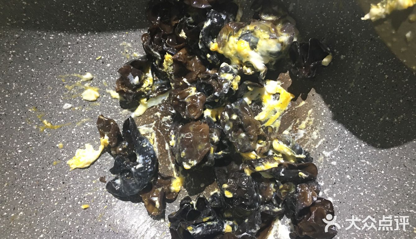 鬼怪👹#开胃#菜谱系列：柴鸡蛋炒木耳。