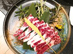 极品浇汁肥牛肋条-草家酱蟹炭火烤肉店(珲春南路一店)