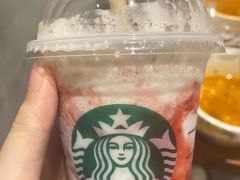 摩巧克力碎片星冰乐-星巴克臻选(上海虹桥新天地三店)