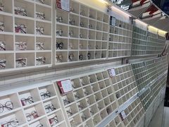 -诺柯视眼镜-蔡司依视路官方工厂店(淞南一店)