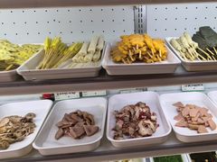 -哈尔滨小酒馆·鲜肉现穿自助烧烤(康新花园店)