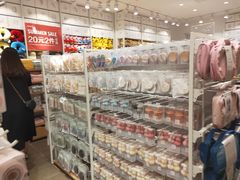 -名创优品(广州萝岗万达广场店)
