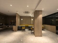 -汉庭优佳(上海娄山关路地铁站店)