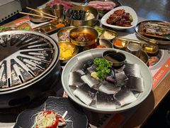 -草家酱蟹炭火烤肉店(珲春南路一店)