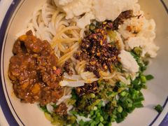 -云阿蛮云南生烫牛肉米线(奉贤路店)