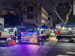 -吴山路夜市