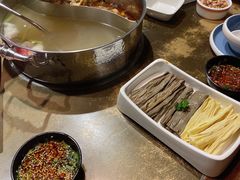 -左庭右院鲜牛肉火锅(金山万达店)