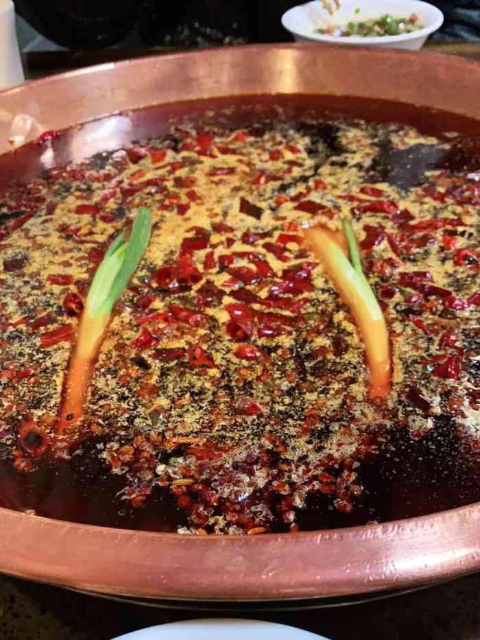 重庆露凝香老火锅-"位置就在那个24小时小吃一条街的最里面,.