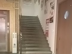 -阿瓦山寨·湘菜现炒·剁椒鱼头王(咸阳总店)