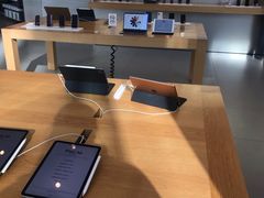 -Apple零售店(华贸购物中心店)