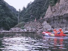 -安吉龙王山峡谷漂流