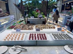 -川骄海鲜自助(王府井奥莱UP TOWN店原世界之花店)