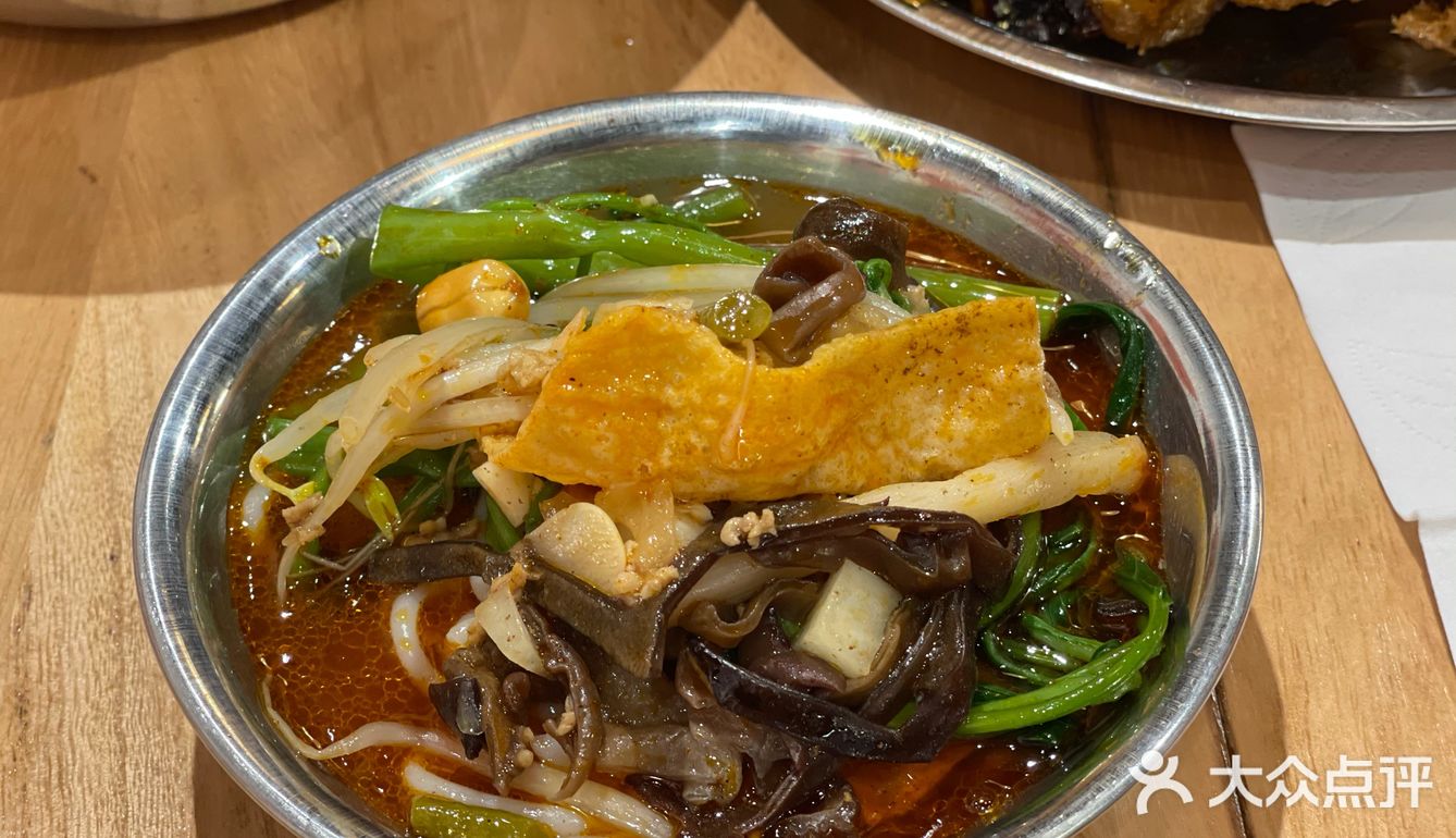 这家螺蛳粉店绝对是0元玩转这座城的必打卡之地！