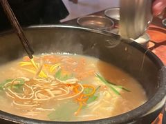 -银米·云南传统过桥米线(双廊黑金冠店)