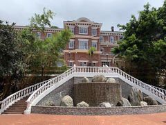 -香港大学