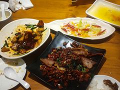 -隔壁老王·家常云南菜(花巷店)