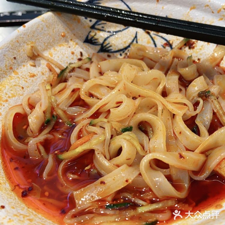 这家的凉皮真的跟西安米皮一个味儿了