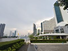 -曼谷湄南河畔华美达广场酒店