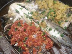 -阿瓦山寨·湘菜现炒·剁椒鱼头王(咸阳总店)