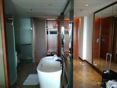 -三亚湾海居铂尔曼度假酒店