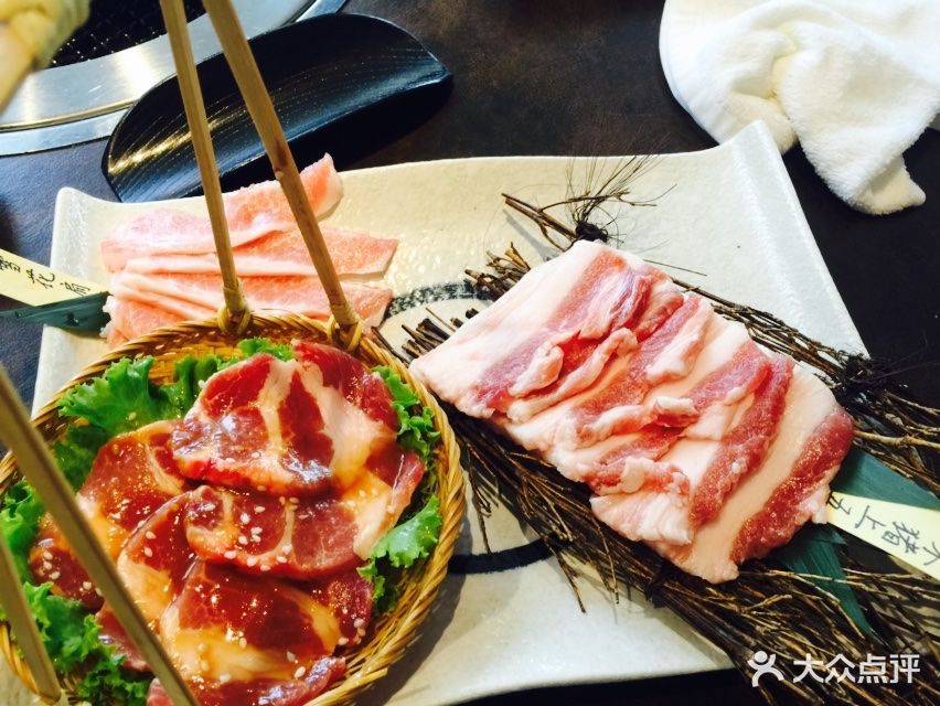 牛道74红花牛火山石烧(金狮店)-图片-青岛美食-大众点评网