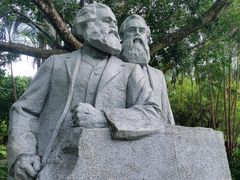 -万绿园